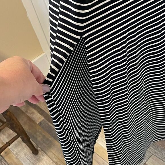 Ann Taylor Long black & white petite skirt size XXSP - Picture 4 of 4